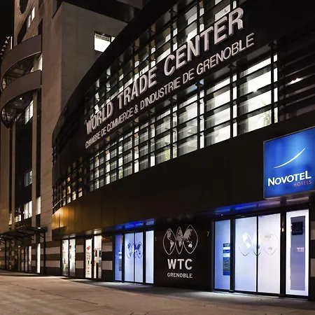 Novotel Centre فندق 4*