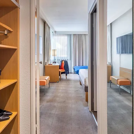 Novotel Centre 4*