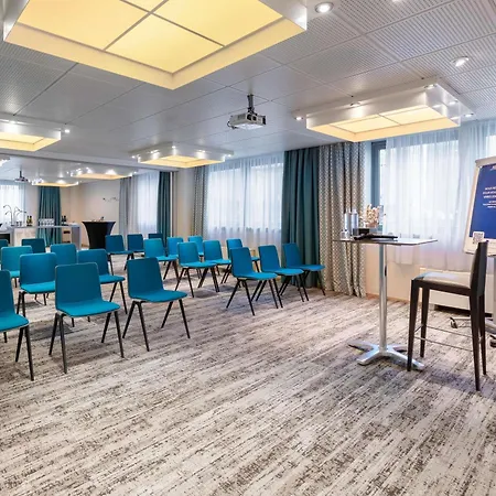מלון Novotel Centre 4*