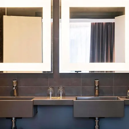 Ξενοδοχείο Novotel Centre 4*