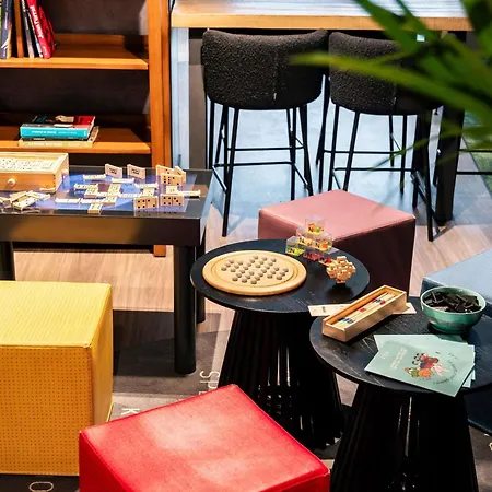 מלון Novotel Centre 4*