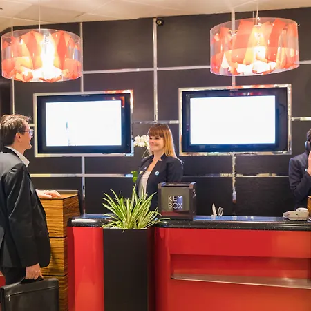 Novotel Centre فندق 4*