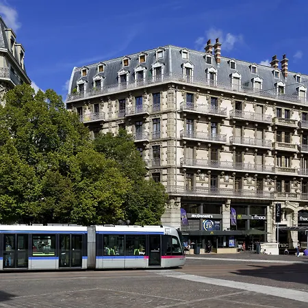 Novotel Centre Hotel