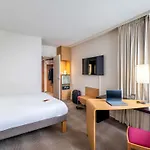 Novotel Centre Hotel 4*