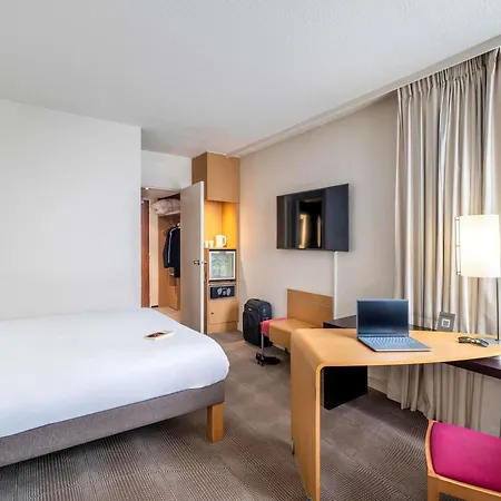 Novotel Centre Hotel