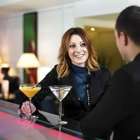 Отель Novotel Centre 4*